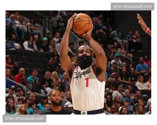 哈登拒绝轮休坚持出战 老将经验成骑士季后赛关键